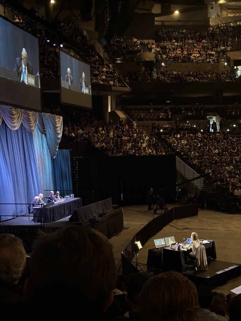 BradBitler's tweet photo. I took this pic of Warren &amp; Charlie on stage, unknowingly the last shareholder meeting where they would both be up there. It's wild to think that today Warren sat in the audience for the first time. https://t.co/xktgVb7ZmO