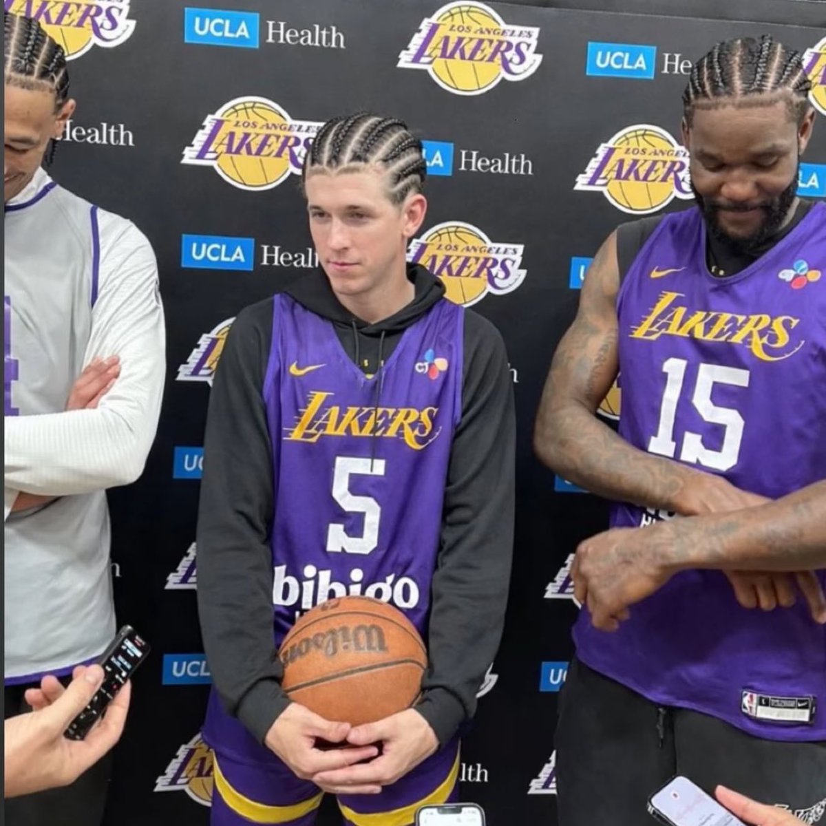 LakeShowYo tweet media