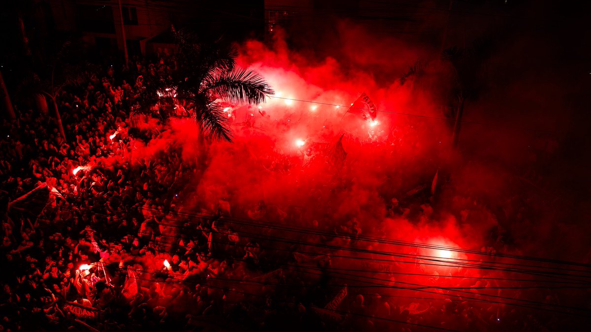 𝗧𝗥Ⓤ𝗝𝗜𝗟𝗟𝗢 𝗣𝗢𝗥 𝗦𝗜𝗘𝗠𝗣𝗥𝗘 𝗖𝗥𝗘𝗠𝗔 💛❤️

#UnaHistoriaDeGrandeza