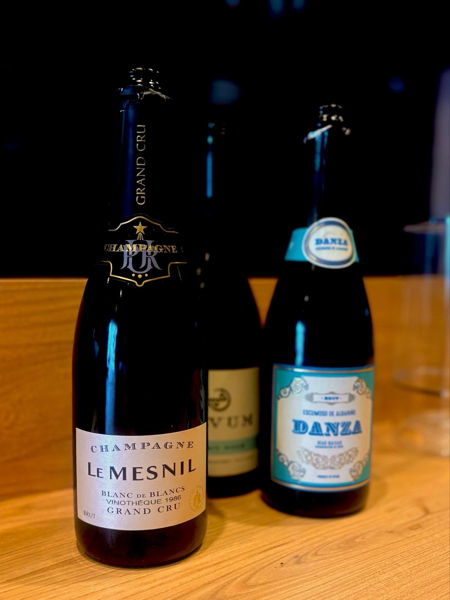 1986年のChampagneあけてもらった☺️☺️☺️