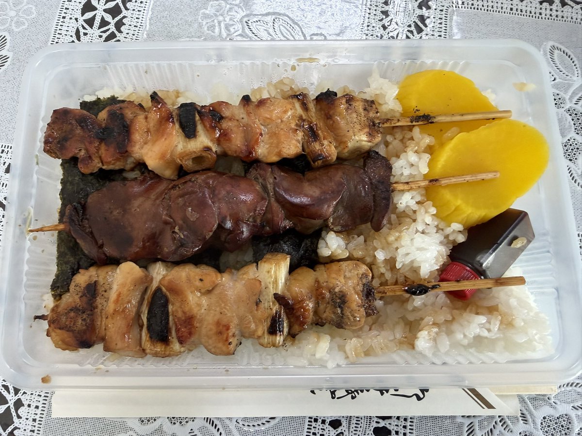MasaniMasaaki's tweet image. 川口市戸塚
鳥げん

焼鳥弁当☺️

東川口住人のソウルフードの鳥げんの焼鳥弁当🍱
安くて美味しいです🤤ご馳走様😋
#昼食 #lunch #弁当 #bento
#鳥げん
#やきとり
#焼鳥