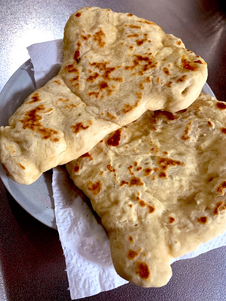 KTR_MP256's tweet photo. サクふわもちトロ食感チーズナン🧀
誰か出資してくれキッチンカーやるわ https://t.co/W9ebJeacDN