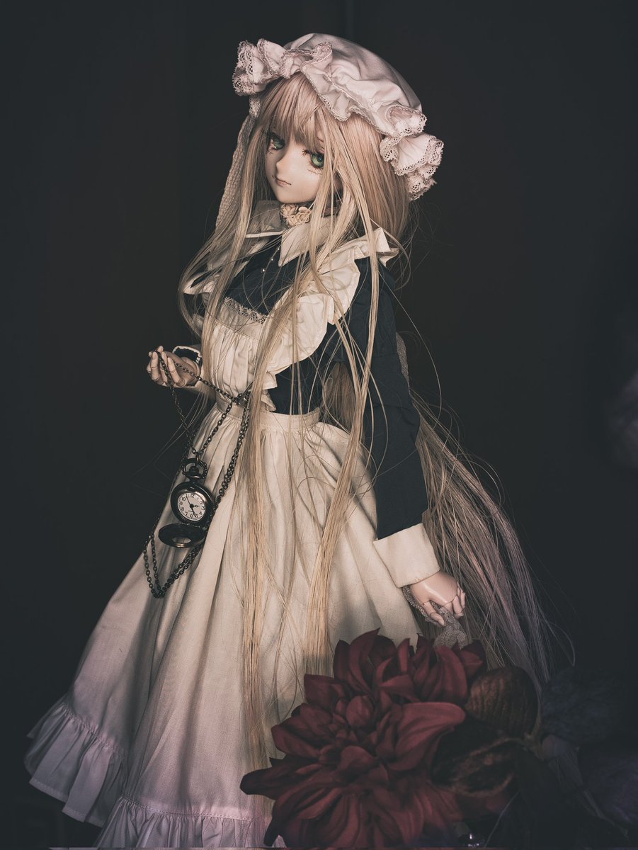 2riNonentity's tweet photo. 時計の鎖を絡ませた手つきが好き

#プププ会 #絵画のようなドール写真 https://t.co/k5lG8gP2B6