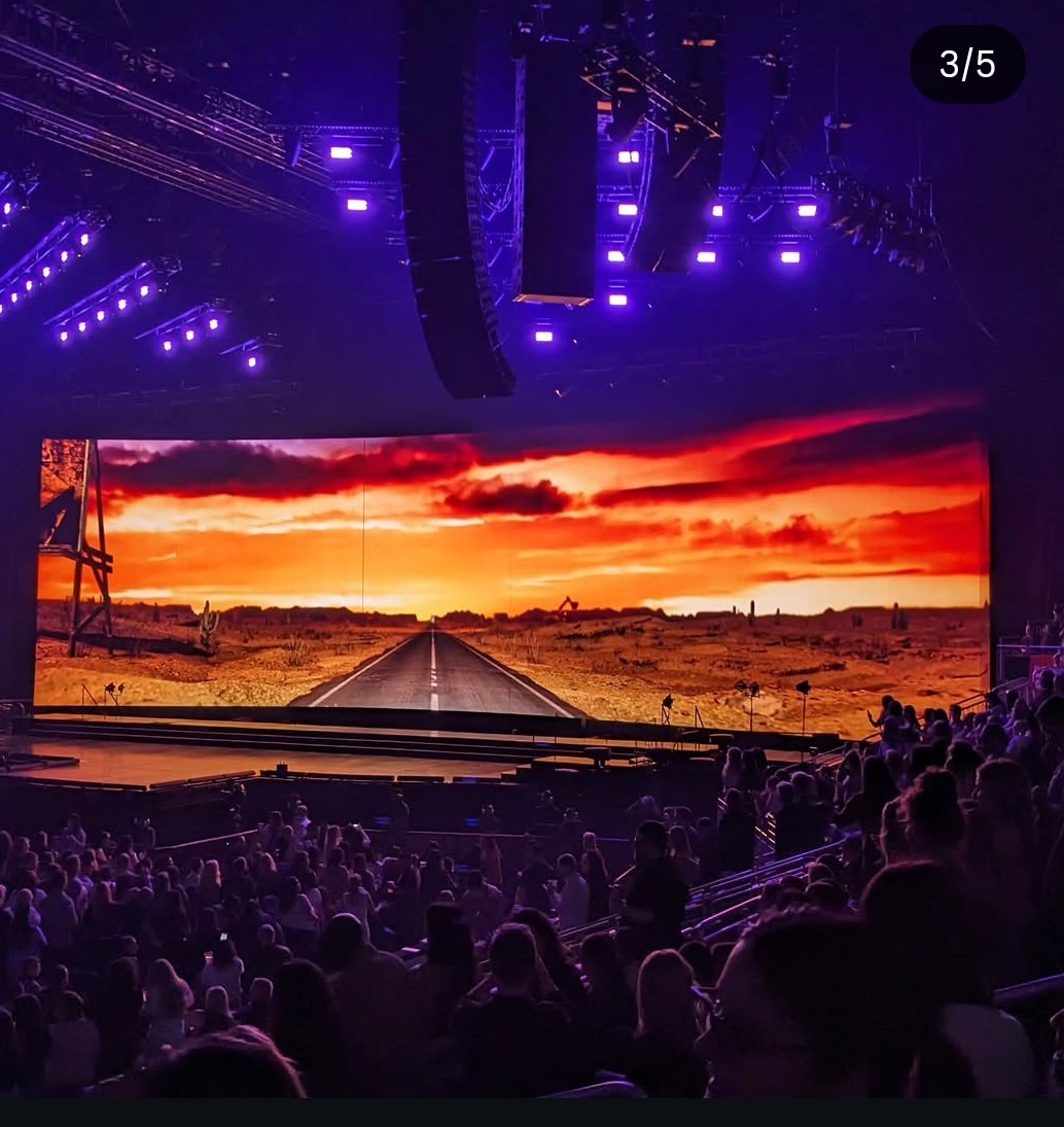 MJSPYT777's tweet photo. 2 years ago I was at the Seattle show for the #ForgetTomorrow World Tour, who knew it'd end up my 1st of 12 😂 https://t.co/djUz5g2qv1