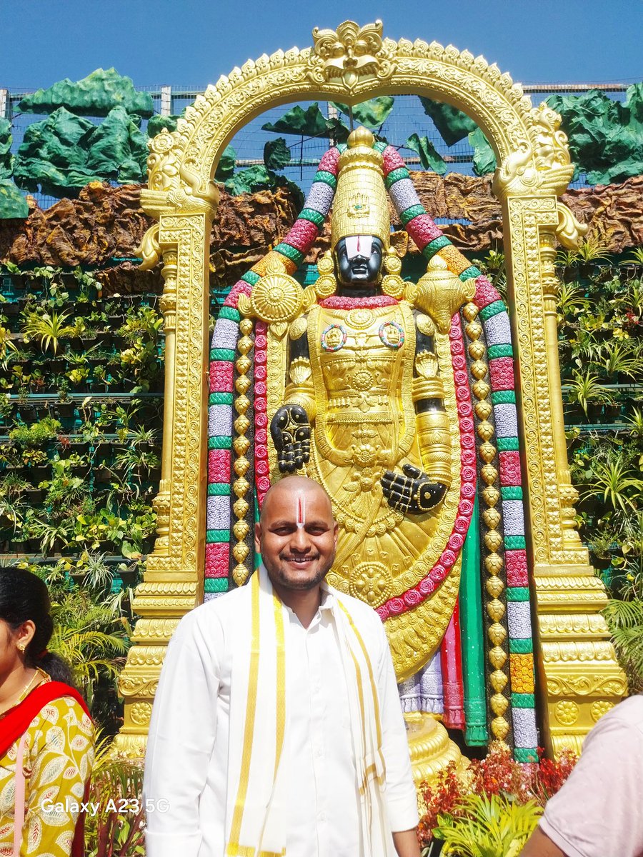 Swapbhosale19's tweet image. 🙏 Blessed to stand where faith feels alive.. 

#tirupati #balaji #blessed #faith #tirupatibalaji #livingthedreams