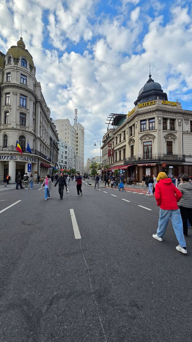 Travel_2Romania's tweet image. ✨ Străzi Deschise 2026 #2 —❤️With love from Bucharest🇷🇴

#bucuresti #bucharest #romania #visitbucharest #visit #destinatieturistica #strazideschise
📷 Sweet Bucharest 
#TraveltoRomânia