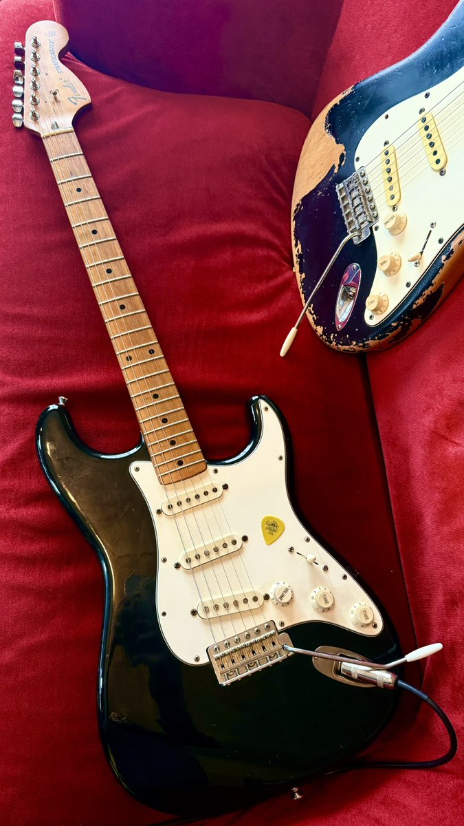 YosukeMiyake's tweet photo. #fender_japan #stratocaster
#ST72_BLK
#DAddario #EXL110
#dunlop_tortex073
#BELDEN_9778 https://t.co/p0UqQQiQFg
