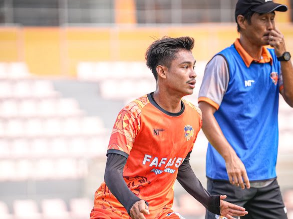 yasunagasotato's tweet photo. 本日18時
日本時間20時
キックオフ!
ACL2に向け決勝戦3連戦!
選手、スタッフと共に勝利を
掴み取ります!
#アンコールタイガーFC
#安永聡太郎
#bizmates
#津留建設工業
#日総ビジネスサービス
#ty
#H2OCOFFEE
#福留開発
#IPASSION
#韓国家庭料理唐辛子
#まんまる薬局
#ATHLEAD https://t.co/v6uxKMWBFa