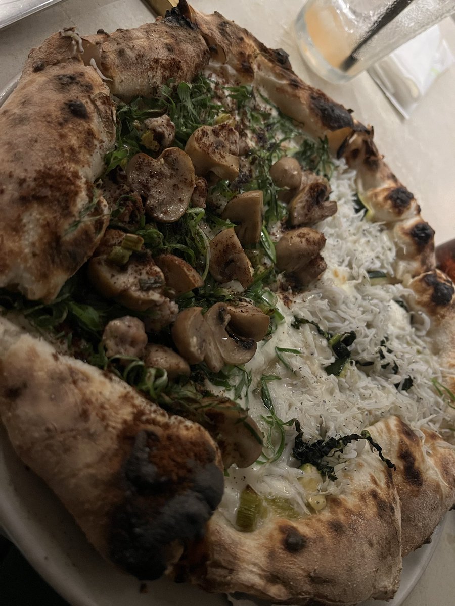 knowledge223122's tweet photo. 昨日はTRONCにてピザ🍕
しらすのピザが激うまやった‼️
数量限定ハンバーグも食べれて満足や😋
#TRONC
#ピザ https://t.co/3ZNPPznAPX