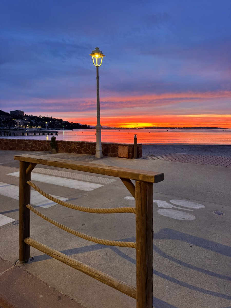 ReneTombarel's tweet image. En arrivant a 6h ce  dimanche #cannes #CotedAzurFrance @villecannes  @Cannes_France