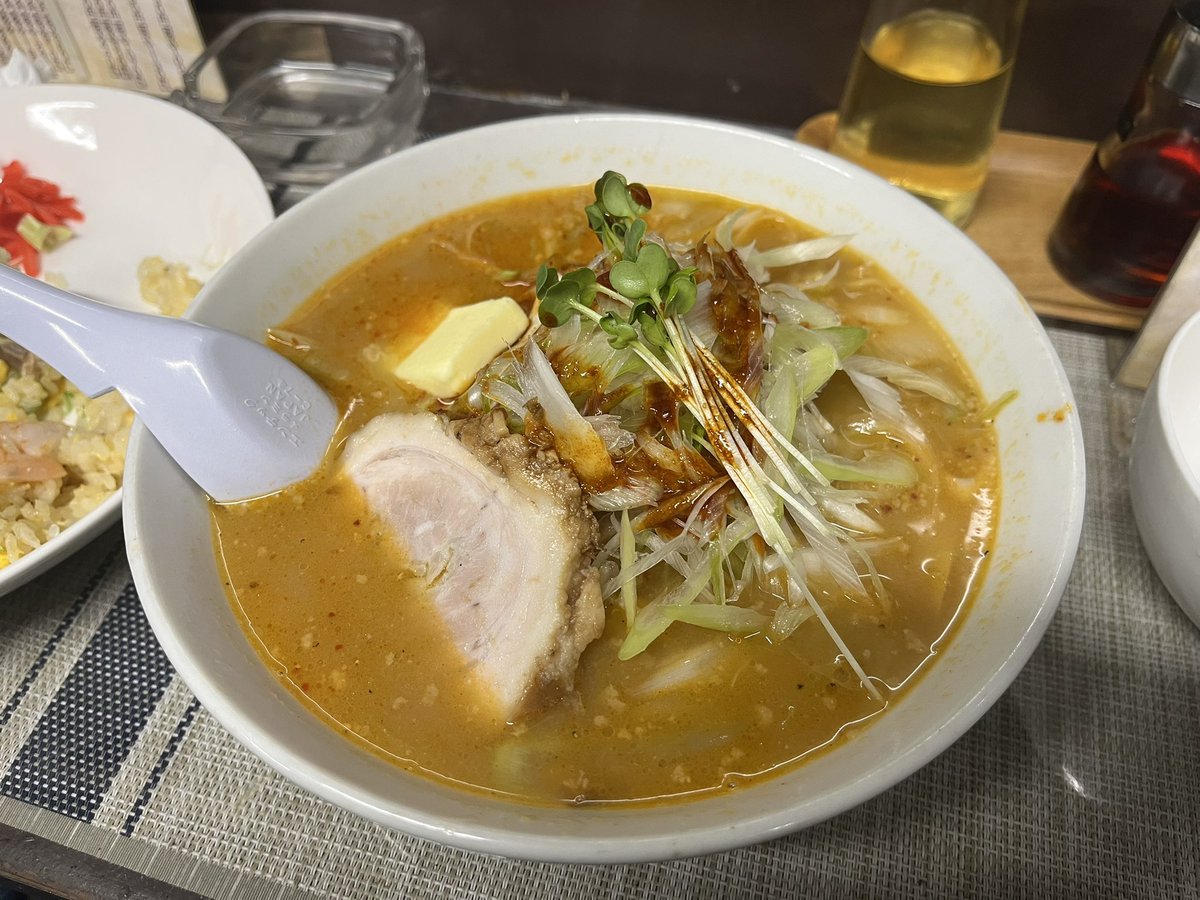 awakanpai's tweet photo. 探していて、どこかのボーイさんが俺はすきっす。と、一推ししてくれた拉麺屋さん。さいこう ♡ 

#拉麺
#青木屋 さん https://t.co/2QFIxOkKzE