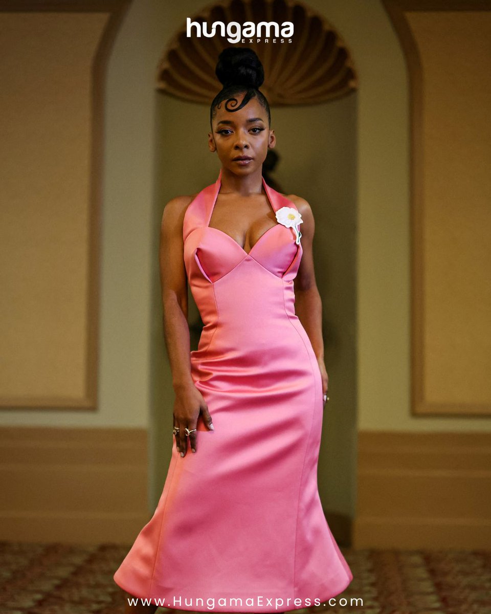 HungamaExpress's tweet image. Kara Young shines bright as she steps into Broadway’s revival of Proof. 

Via Reuters

#KaraYoung #Broadway #Proof #TheaterLife #NewYorkCity #BroadwayStar #StageIcon #Reuters #EntertainmentNews #TrendingNow #FYP #HungamaExpress