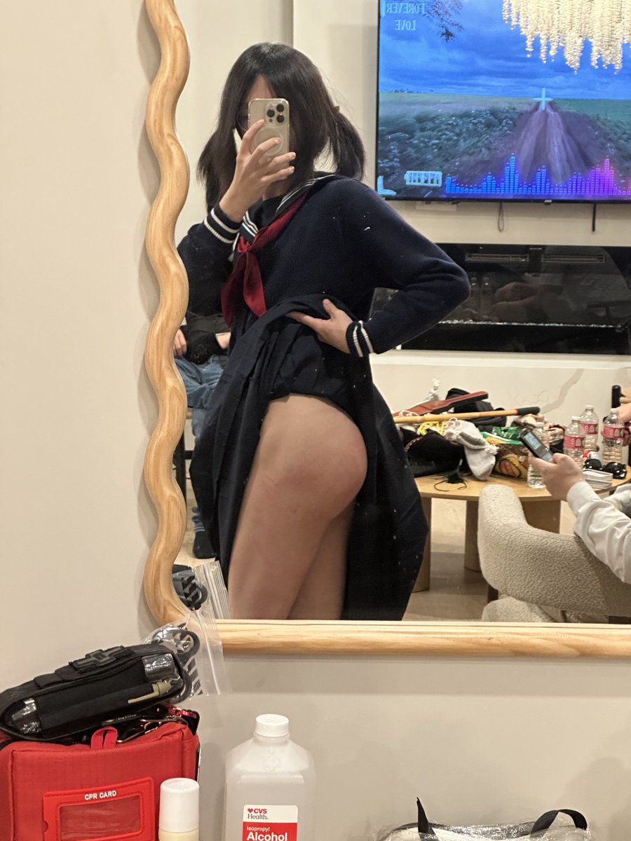 岁 tweet media