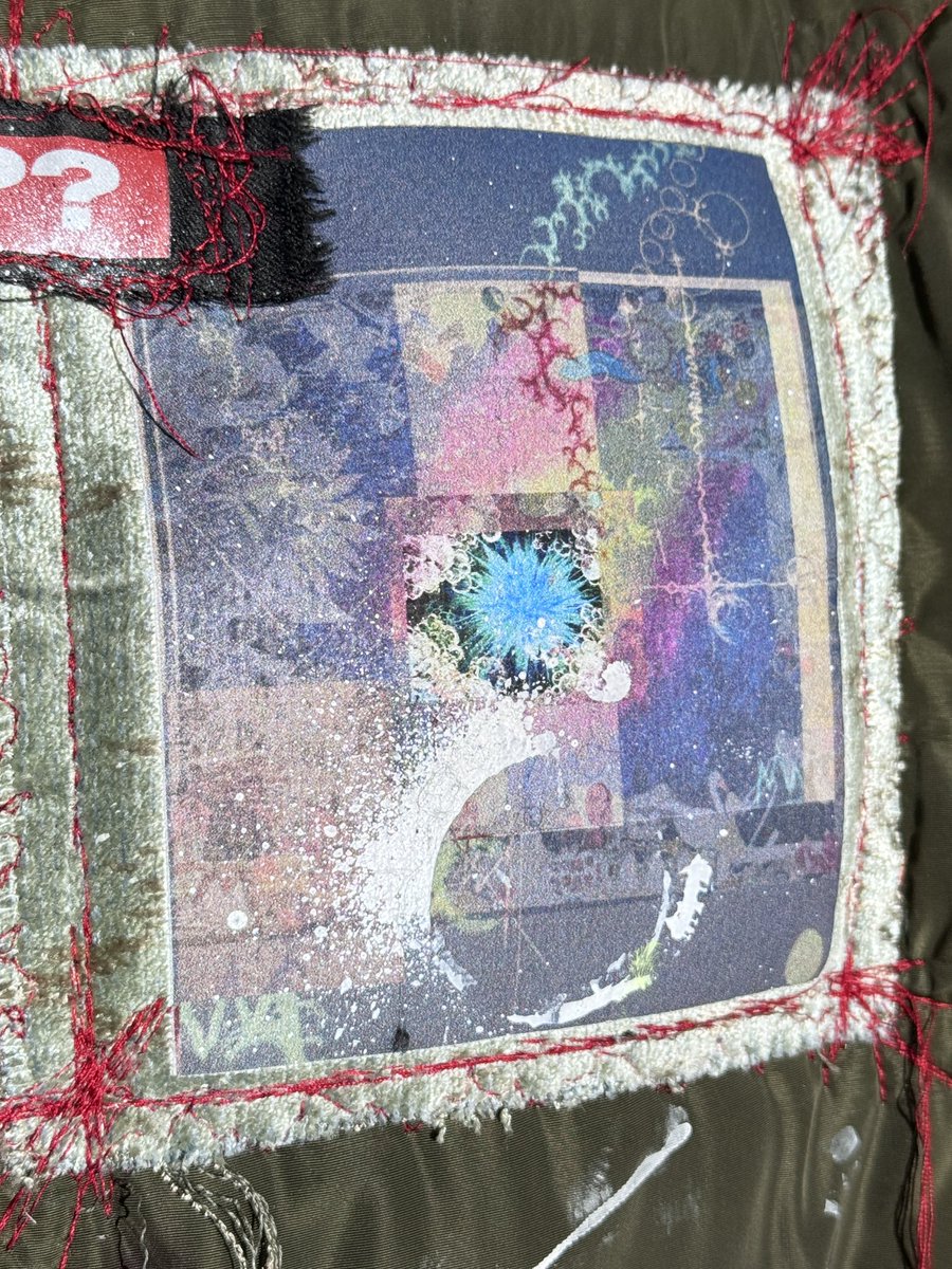 sharoncleaer's tweet image. experimental bomber jacket, mixing my art and textile energy ~

#contemporaryart
#wearableart
#artprocess
#experimentalart
#mixedmedia