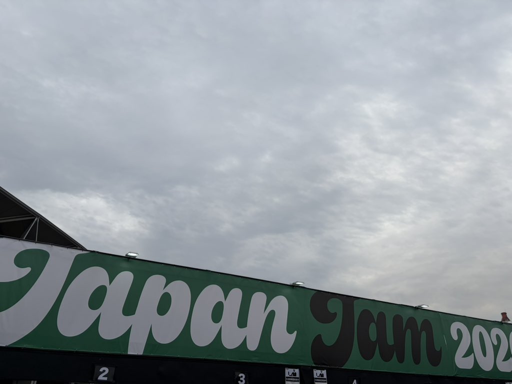 。。むとり tweet media