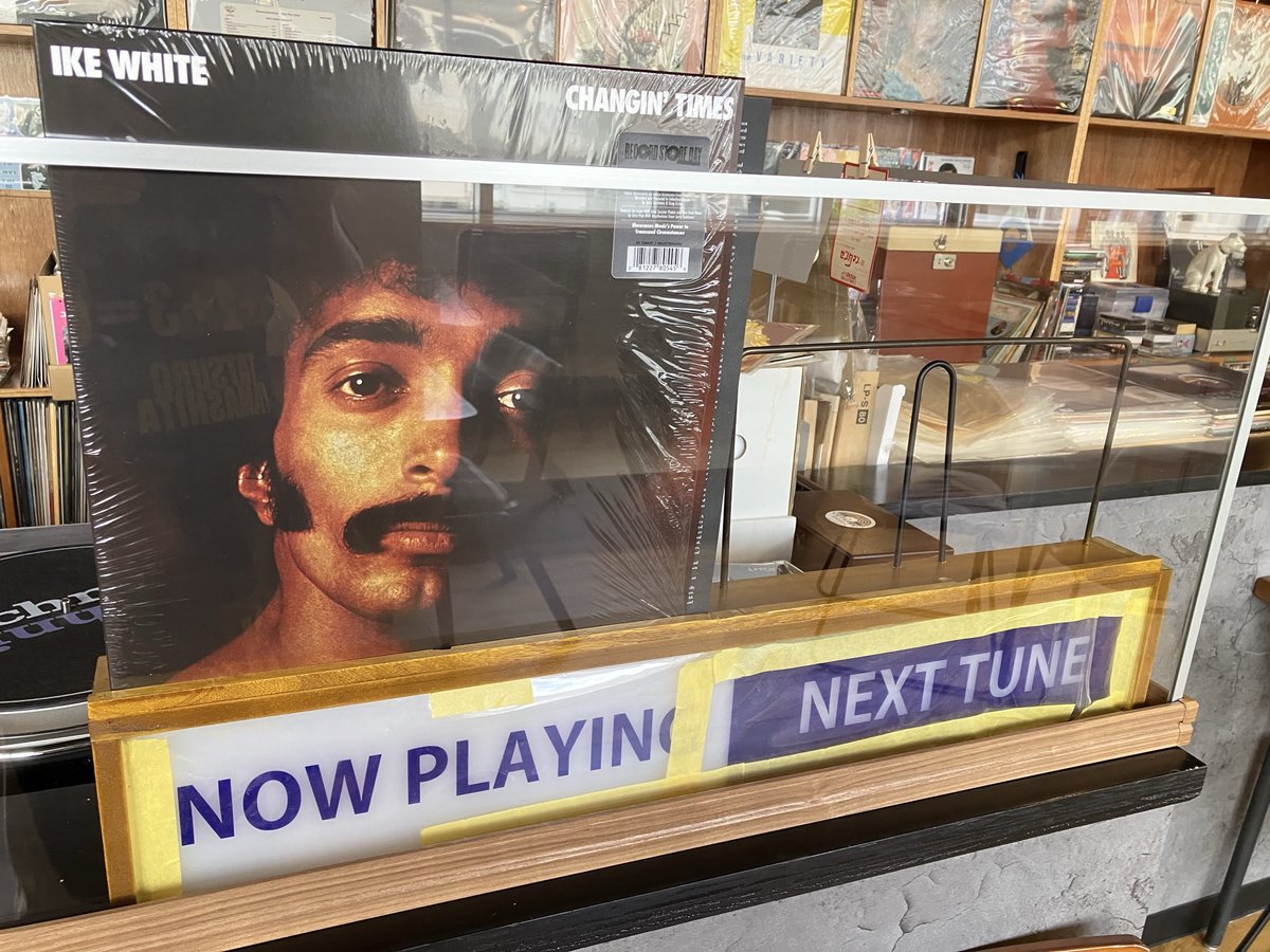 本日の開店作業中のBGMは IKE WHITE / Changin' Times です 予備知識