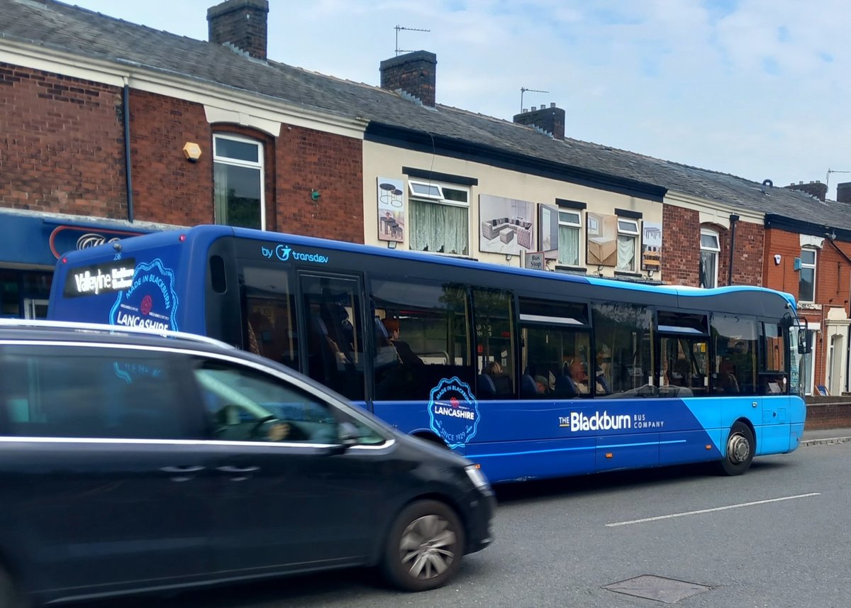CAYMUSOCAUGHEY's tweet image. @CAYMUSOCAUGHEY 🐦

Random Bus

#Random #Bus #Buses #Coach #Coaches #Road #Roads #DualCarriageway #Traffic #Vehicle #Vehicles #LittleThingsMatter #BusesOfTwitter