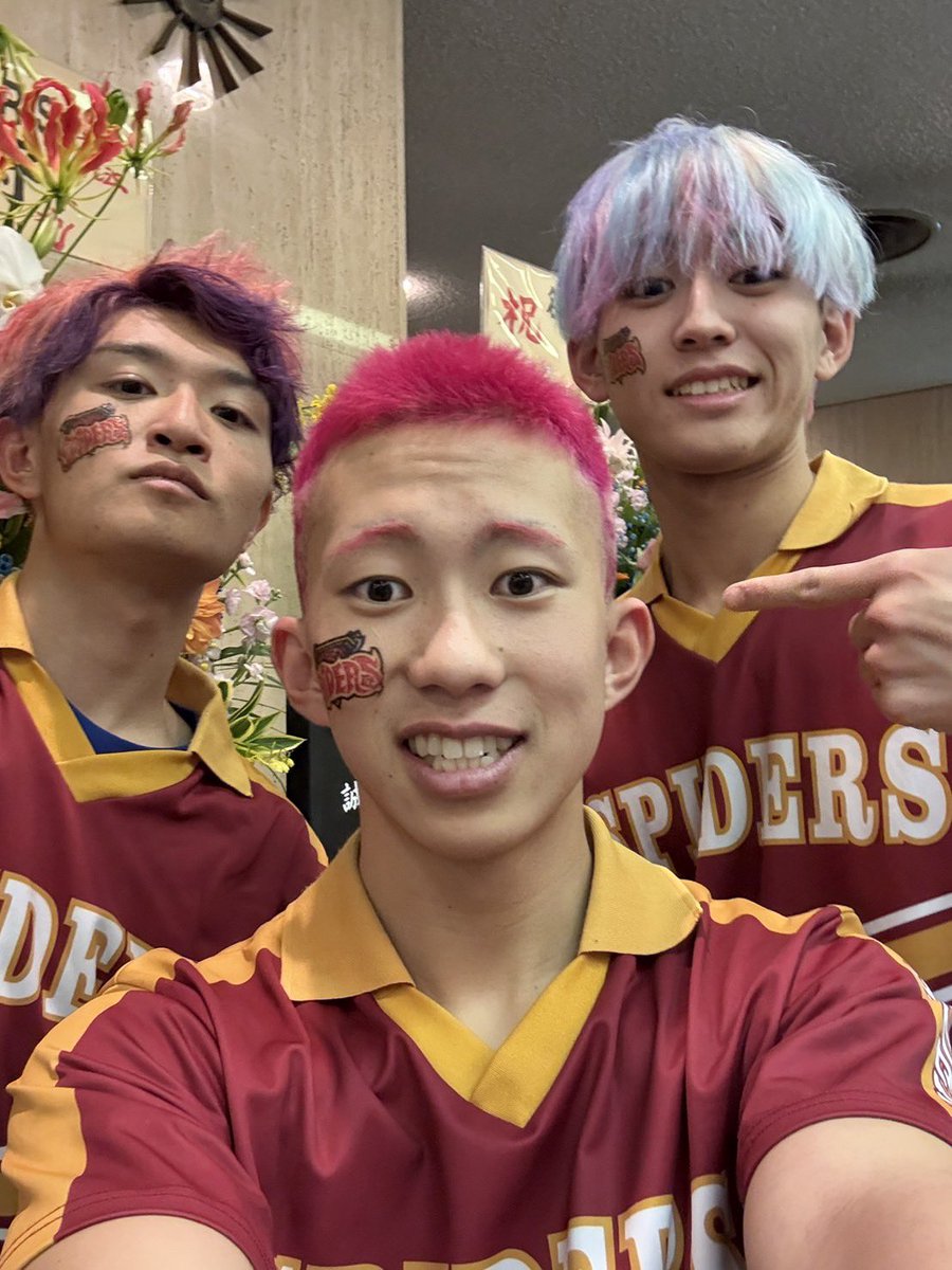 spiders_cheer's tweet photo. 【🎉 Happy Birthday 🎉】

本日、5/3は13期＂超合金コシヒカリ＂のお誕生日です！🌾

20歳の抱負は、、

🔥人間に進化する！

素敵な1年になりますように💫

 #名古屋SPIDERS  #男子チア #誕生日 https://t.co/OXSv2ahWcR
