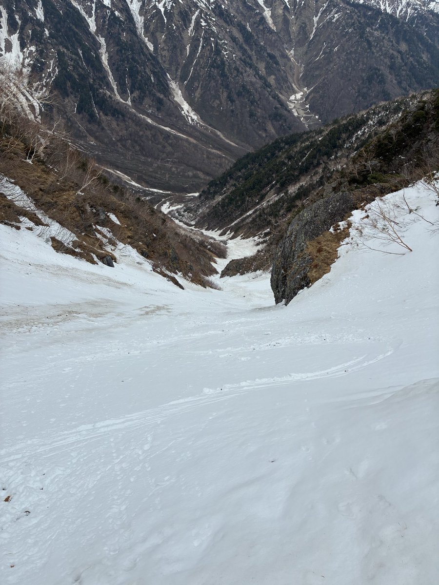 rh08168's tweet photo. 今期2回目の蓮華大沢
天気悪くなる前に下山 https://t.co/onmFycc9Th