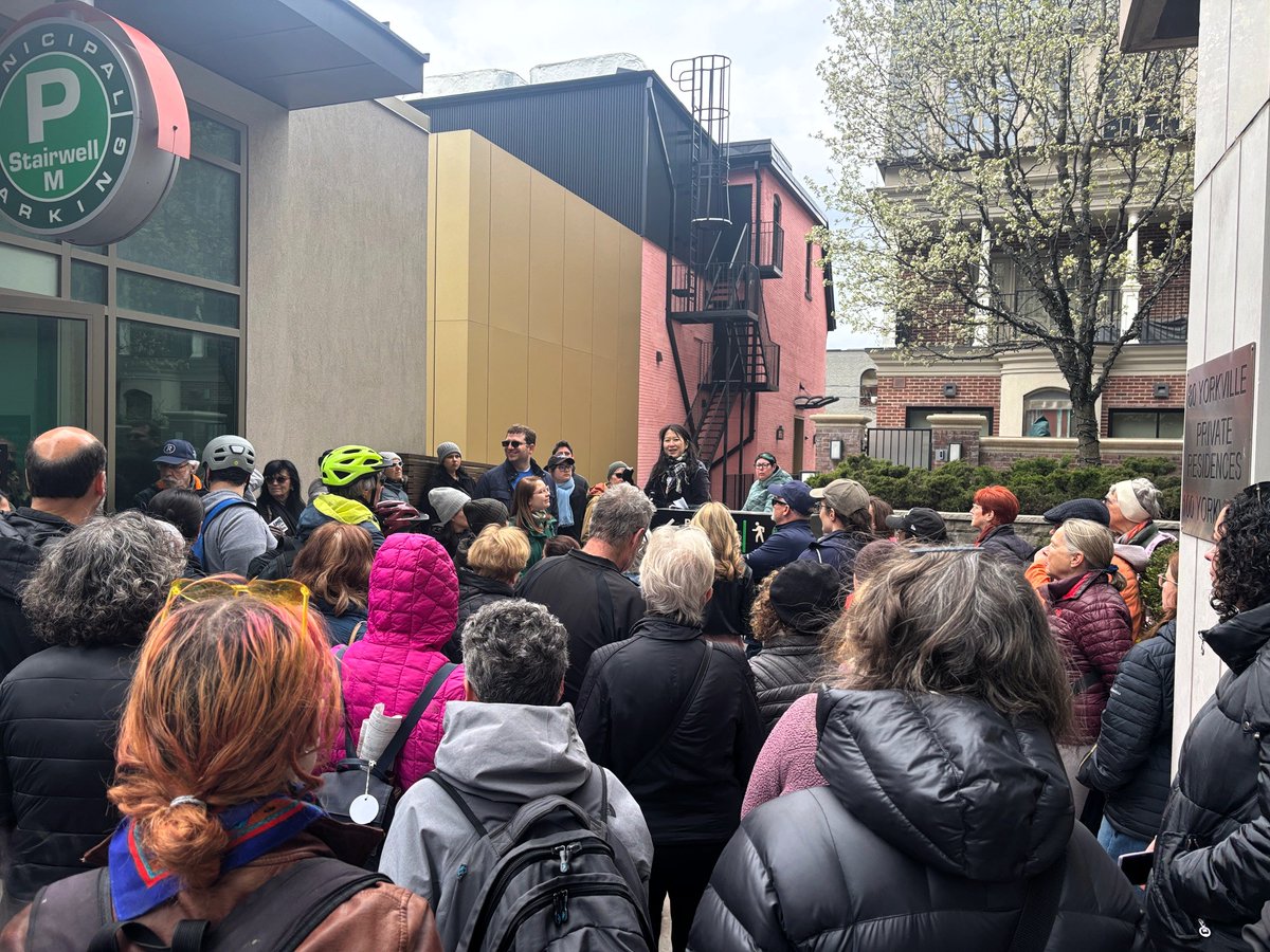 arq_ranchen's tweet photo. Really appreciative of everyone who joined our Jane’s Walk in Yorkville! Close to 100 people came out to explore hidden public art/spaces and learn about the role of urban design in city-building. Thanks and until the next #JanesWalkTO! #UrbanDesign #PublicRealm #PublicArt #POPS https://t.co/qcKRFTmroU