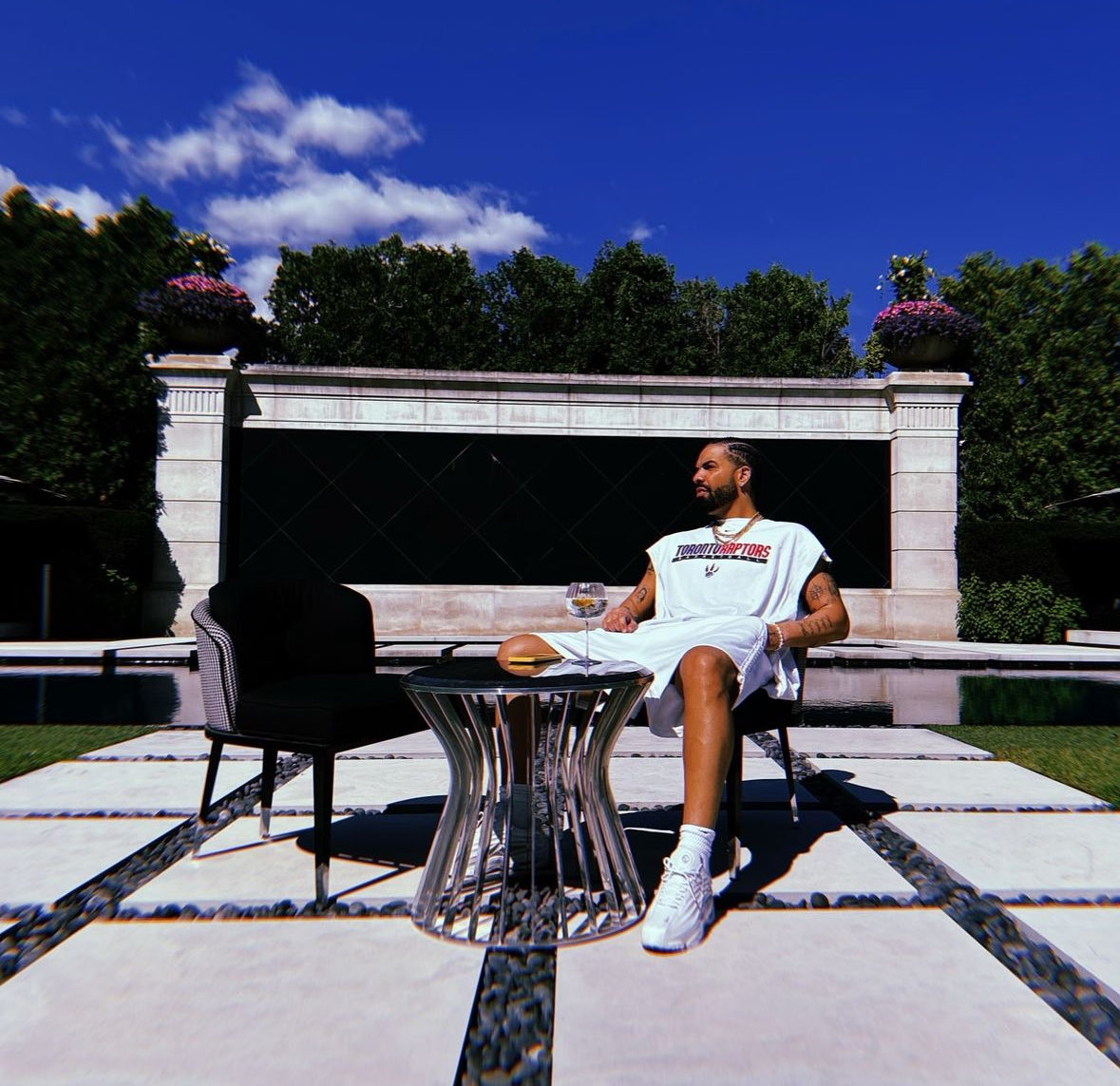 noah 🧊 tweet media