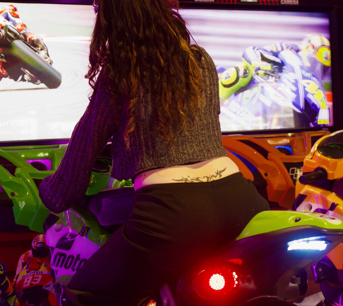 xlexarose's tweet photo. Good night findom. What else should I ride on? 🤔 https://t.co/cWMnA9YZVh