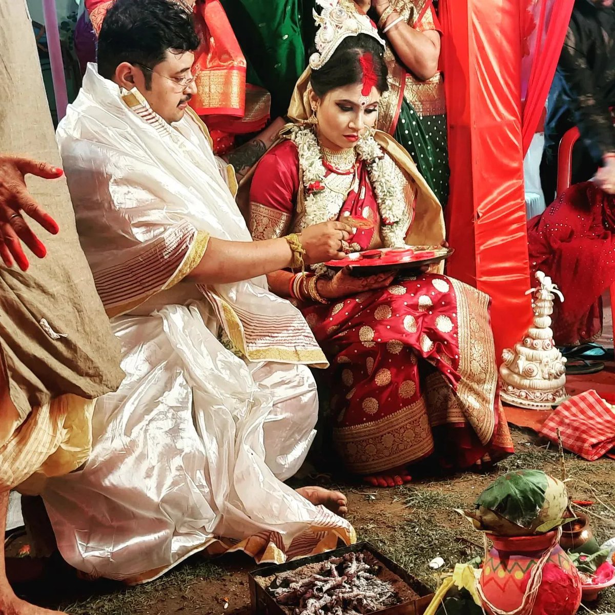 indrajitroyc's tweet photo. Happy Anniversary, dear @DrJudhajitRC  &amp; @taniasidhartha ! ❤️
Wishing you a lifetime of love, happiness, and togetherness. May your bond grow stronger with each passing year.
With all my love and blessings always. 🌸 https://t.co/WYqlci3k9N