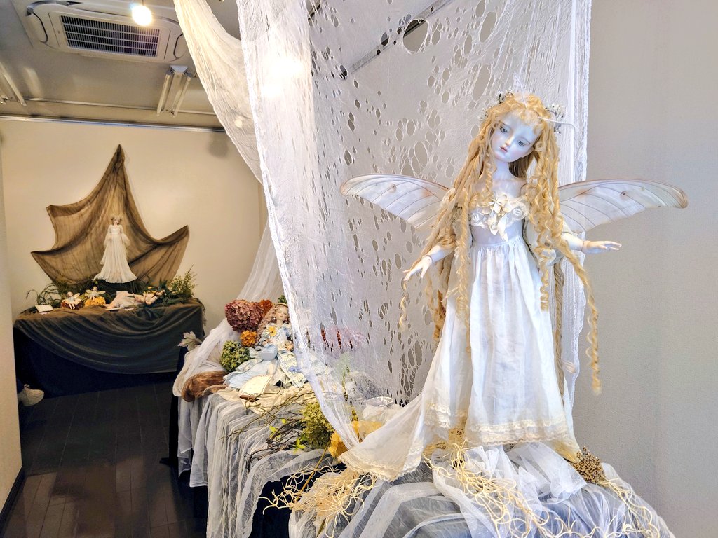 RyuTachihara's tweet photo. #ギャラリー銀座 さんにお伺いしました。
グループ展「#儚き翼」の最終日です。

クオリティが高い作品を一度は見ておきたいところですね。
皆様も是非とも足をお運び下さい。

但し、本日は最終日ですから16時で閉場となります。
@strawberry7169 @mokainsky @ShukoMeiko https://t.co/2GpL3efyLg