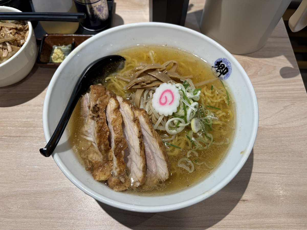 今日もラーメン郷。出会って1ヶ月そこらで6回の訪店。完全にファンです