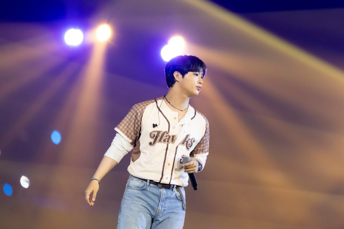 hutaramzzibtob's tweet photo. 260501 TSG HAWKS #비투비 

예부다❤️‍🔥

#서은광 #허타람찌 #임현식 #프니엘 https://t.co/AyUwQqGDMQ