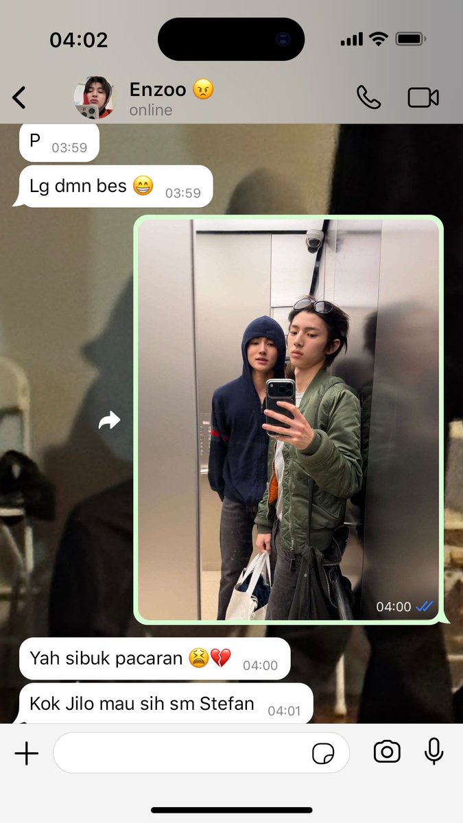 iwakjjupang's tweet photo. ; #keonhoon ft. #hyeonhoon one tweet au
mungkin ini alasan nomor 1 kenapa si stefan selalu cemburu ke kenzo... tingkah lakunya aja begini coba ☺ https://t.co/HOxU9IVMbW