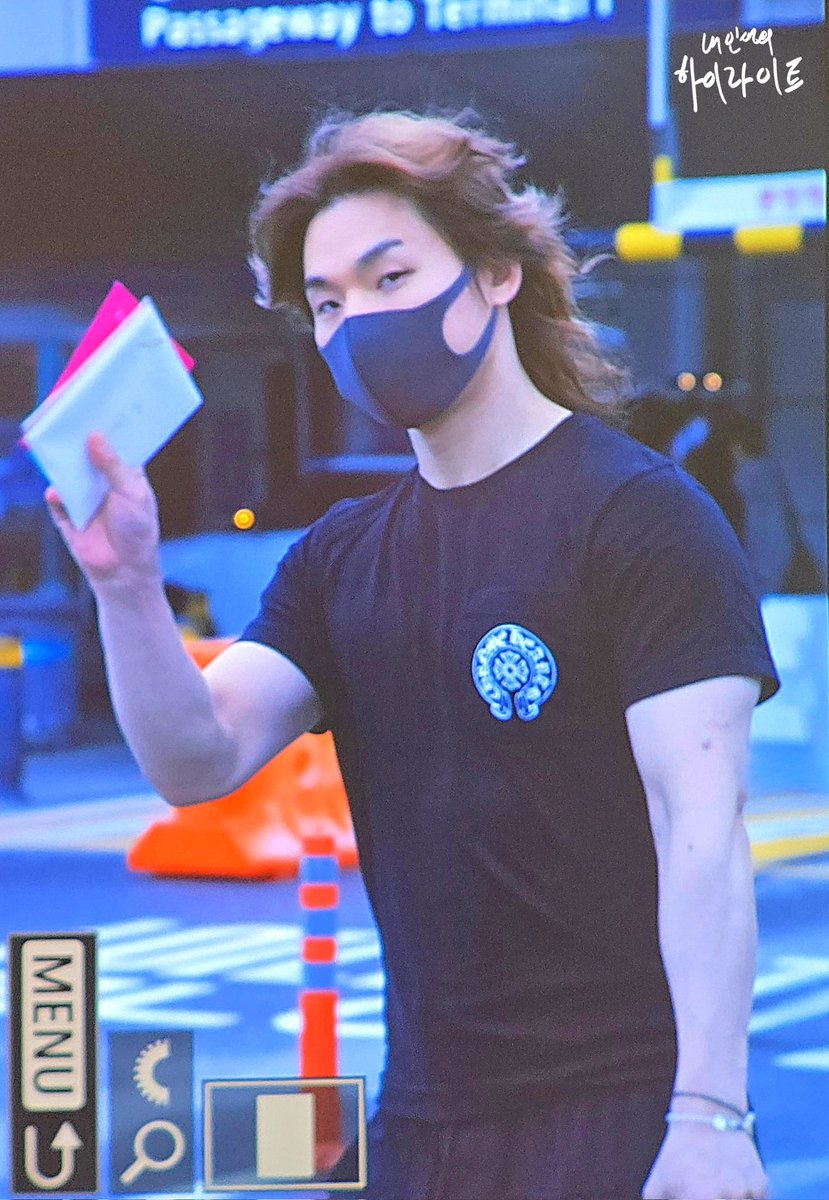 260503 

푹 쉽시당☺️👋

#대성 #DAESUNG #DLITE #テソン #DsWAVE

<a href="/d_lable/">DAESUNG</a>