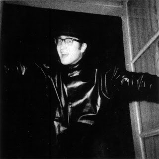 ✧.* thread com todas as fotos do John e do Paul na viagem deles pra Paris em 1961