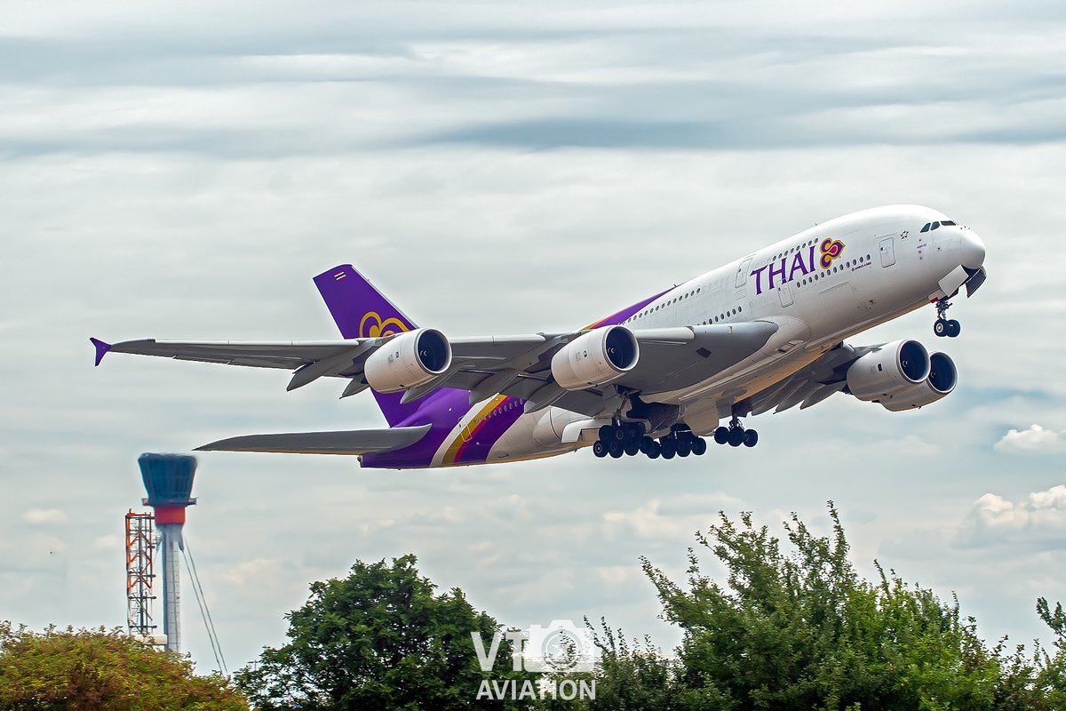 TeamVTAviation's tweet image. Back in time when @thaiairways operated the A380s to @heathrow_airport. 

#thaiairways #planespotting #aviation #avgeek #aviationphotograhy #a380 #airbus380 #london #LHR #heathrow #heathrowairport #aviationgeek #teamvtaviation