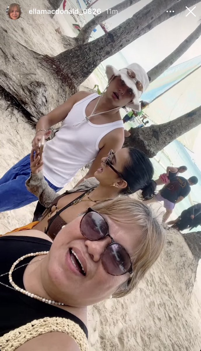 James spending time with her Mom.
He always find a way to combine business and bonding with loveones! 👏👏
#JamesReid