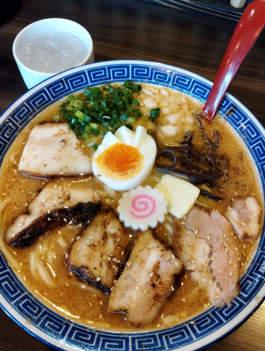 #絵描きが絵とラーメンの写真を一緒に貼る
こ っ て り (そうだよ) 