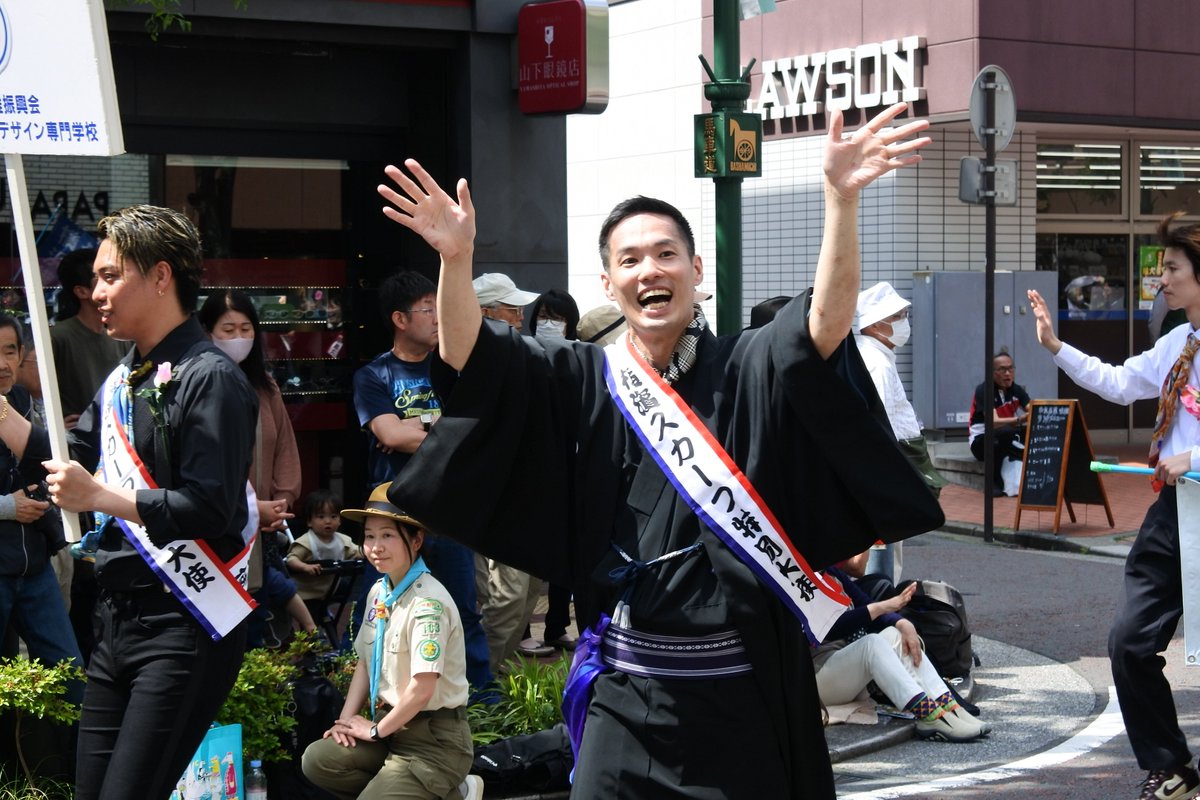 二代目 横濱スカーフ特別親善大使として立川うぃんさん登場！ばっちりカメラ目線をいただきました～✨うぃんさんありがとうございます！
#ザよこはまパレード

うぃんさん次回出演「ここらの4人」はこちら👇
kannaihall.jp/detals/002733.…
こちらもチケットカウンターで発売中👇
kannaihall.jp/detals/002795.…
