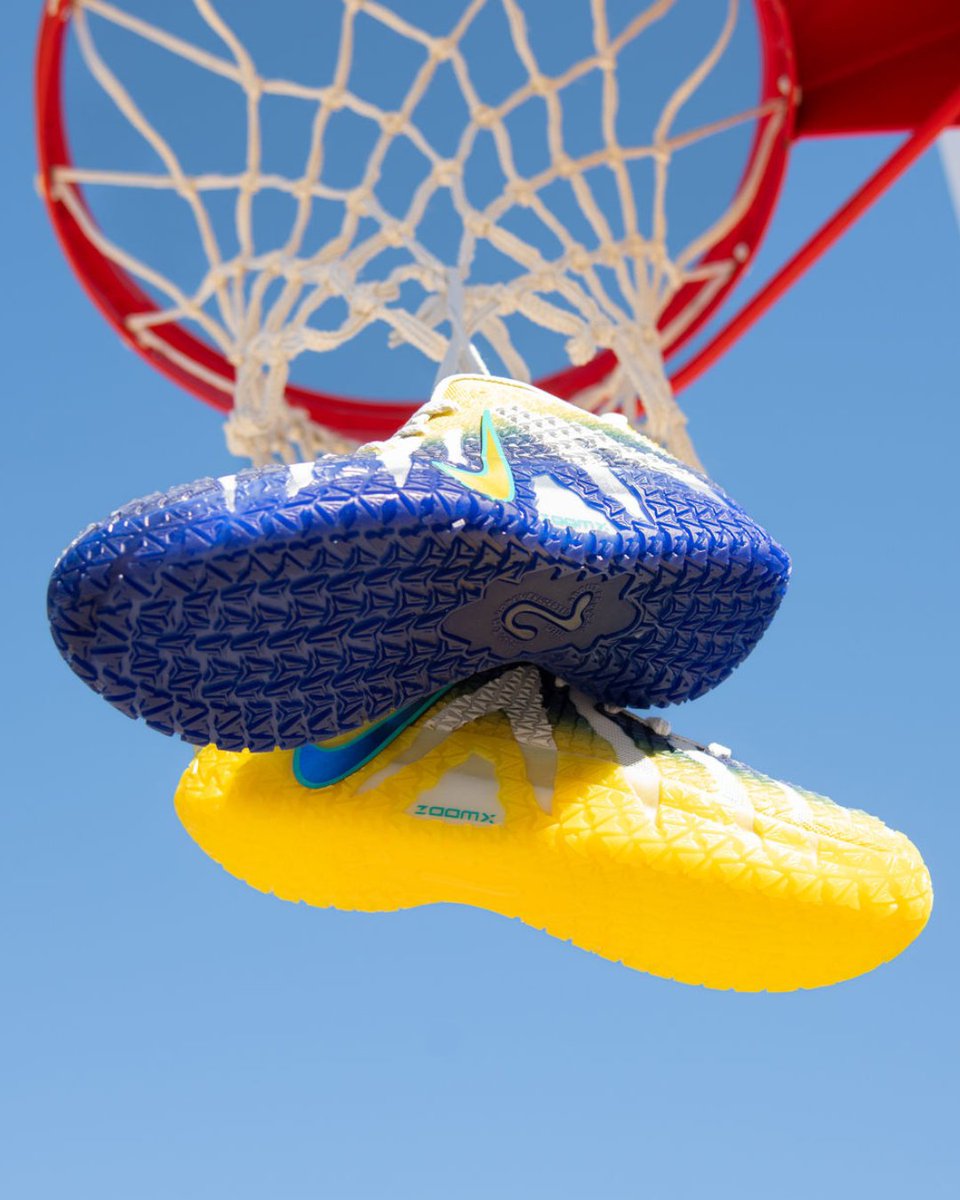 JustFreshKicks tweet media