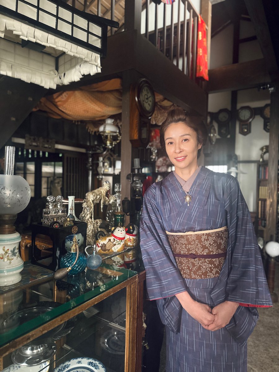 明日から「風、薫る」第6週の放送です！
りんと直美は看護教師・バーンズ先生の想定外の指導に戸惑いますが…。

そして、なんと美津さんも瑞穂屋で働き始めました。
とってもイキイキしてます！

第6週も是非ご覧ください！

<a href="/asadora_nhk/">朝ドラ「風、薫る」公式</a> 
#朝ドラ #風薫る
#水野美紀 (ス)