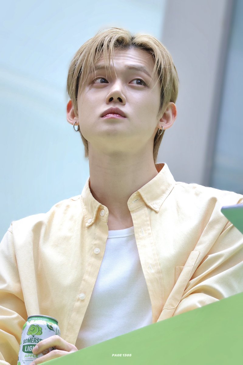 PAGE_1305's tweet photo. 260503 🍎🌳

#연준 #YEONJUN
#투모로우바이투게더 https://t.co/jMWCXetYHi