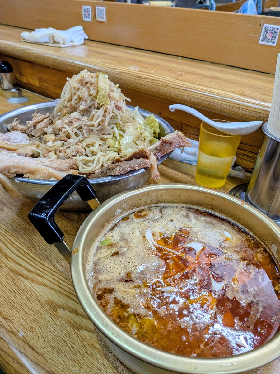 デカ盛りラーメン食べてます(デカさん)🍜 tweet media