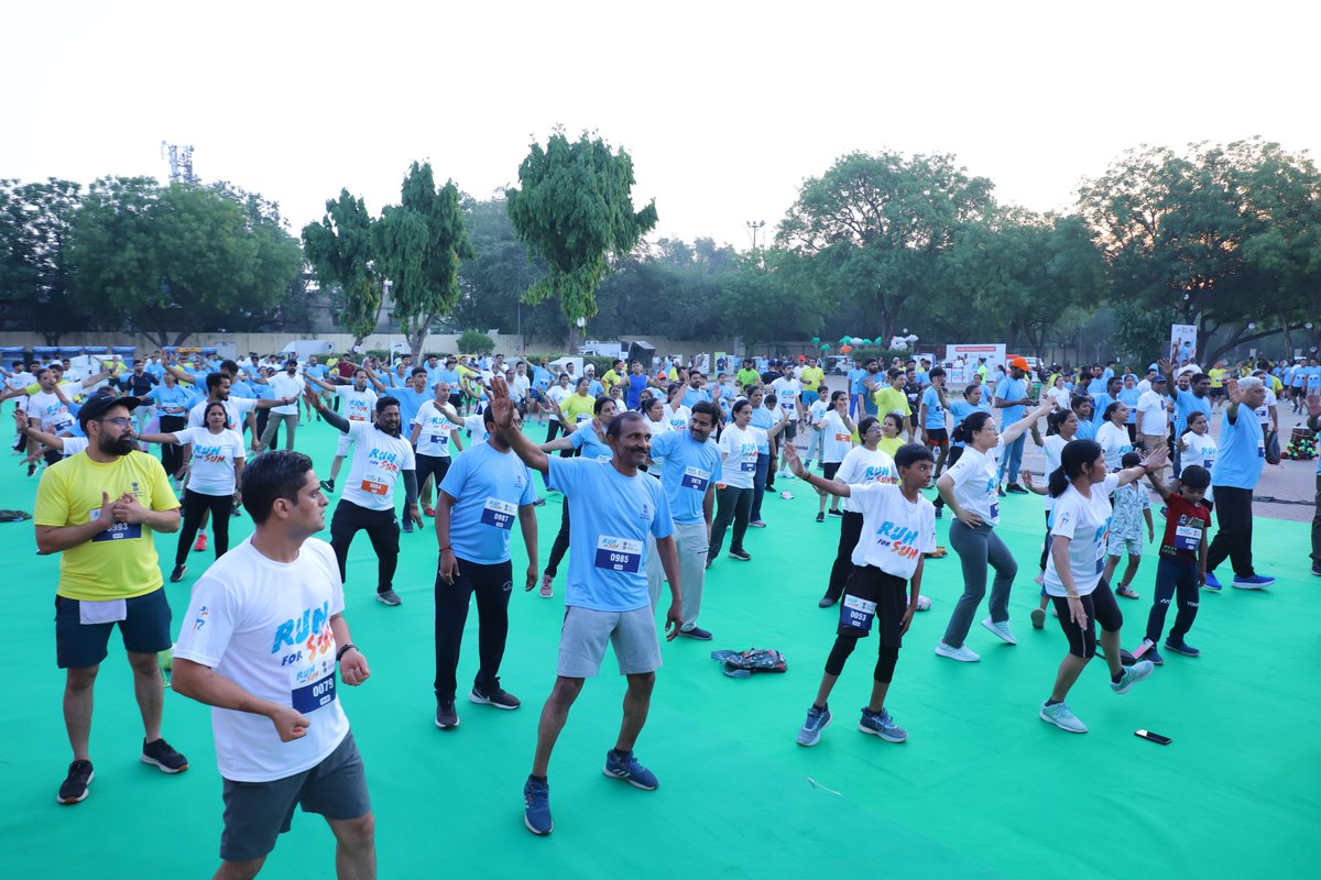 PMSuryaGhar's tweet photo. #RunForSun
अंतरराष्ट्रीय सूर्य दिवस पर आज मेजर ध्यानचंद राष्ट्रीय स्टेडियम, नई दिल्ली स्वच्छ हरित भविष्य का साक्षी बना।
प्रतिभागियों का उत्साह देश को नई दिशा दे रहा है।
आप भी पीएम सूर्य घर: मुफ़्त बिजली योजना से जुड़कर स्वच्छ ऊर्जा महाभियान का हिस्सा बनें
@mnreindia @JoshiPralhad https://t.co/M7uD2sI3U1