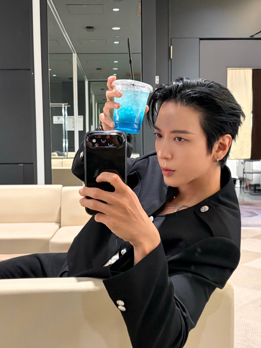 정용화 진짜 잘생겼네