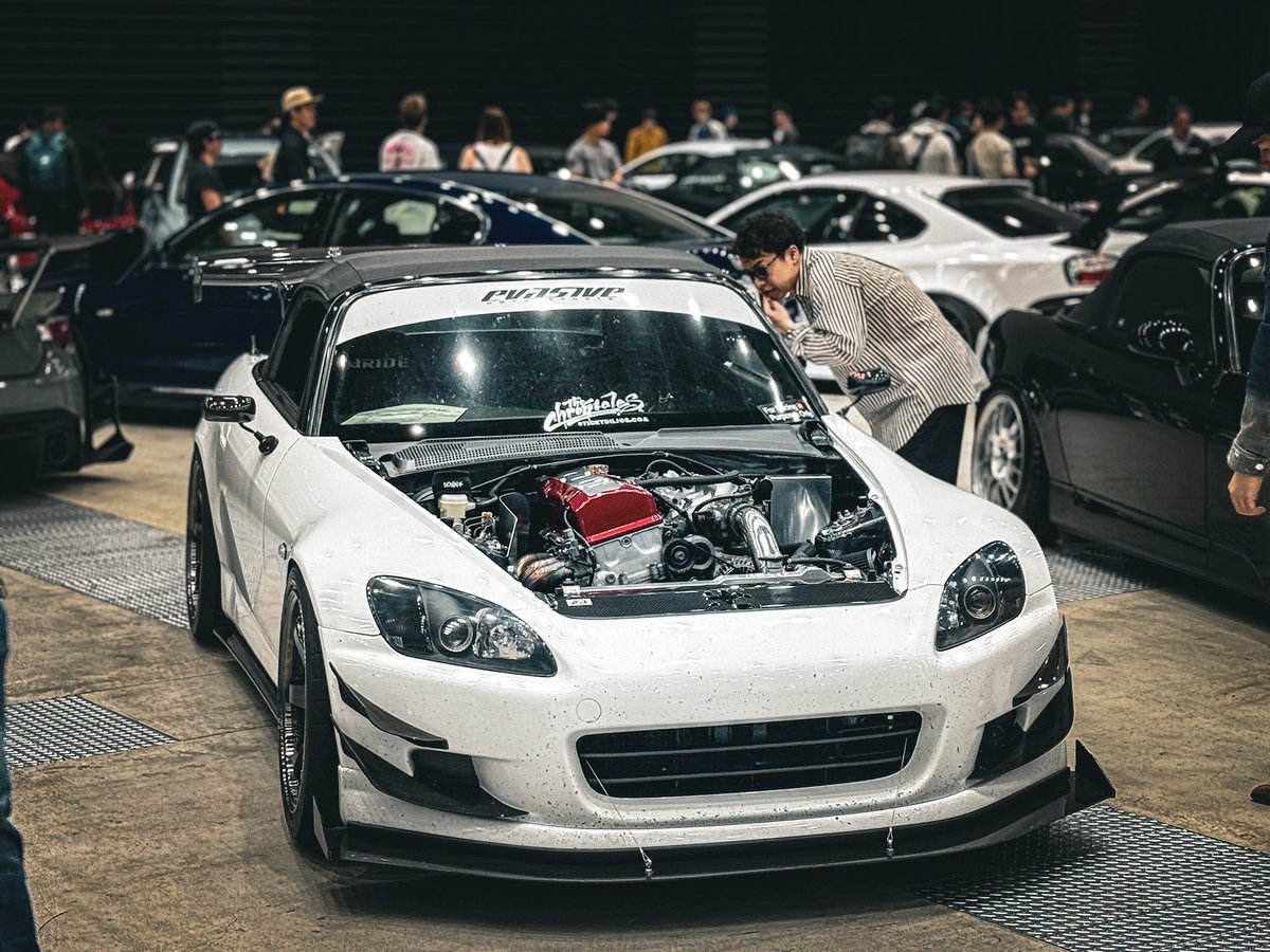 hyuxap's tweet photo. #wekfest https://t.co/NYPsApkn3m
