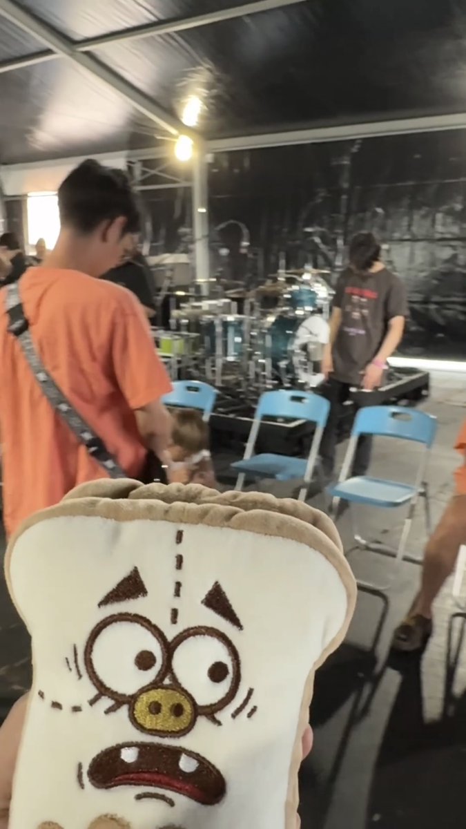 orangerangenow's tweet photo. 昨日のJAPAN JAM 2026 の模様をサンドウィッチくんが裏側をお届け👀🍞✨

▶️ https://t.co/oAL4LmLQSe

#JAPANJAM
#JJ2026
#ORANGERANGE
@rockinon_fes https://t.co/MKG8LLRuZq