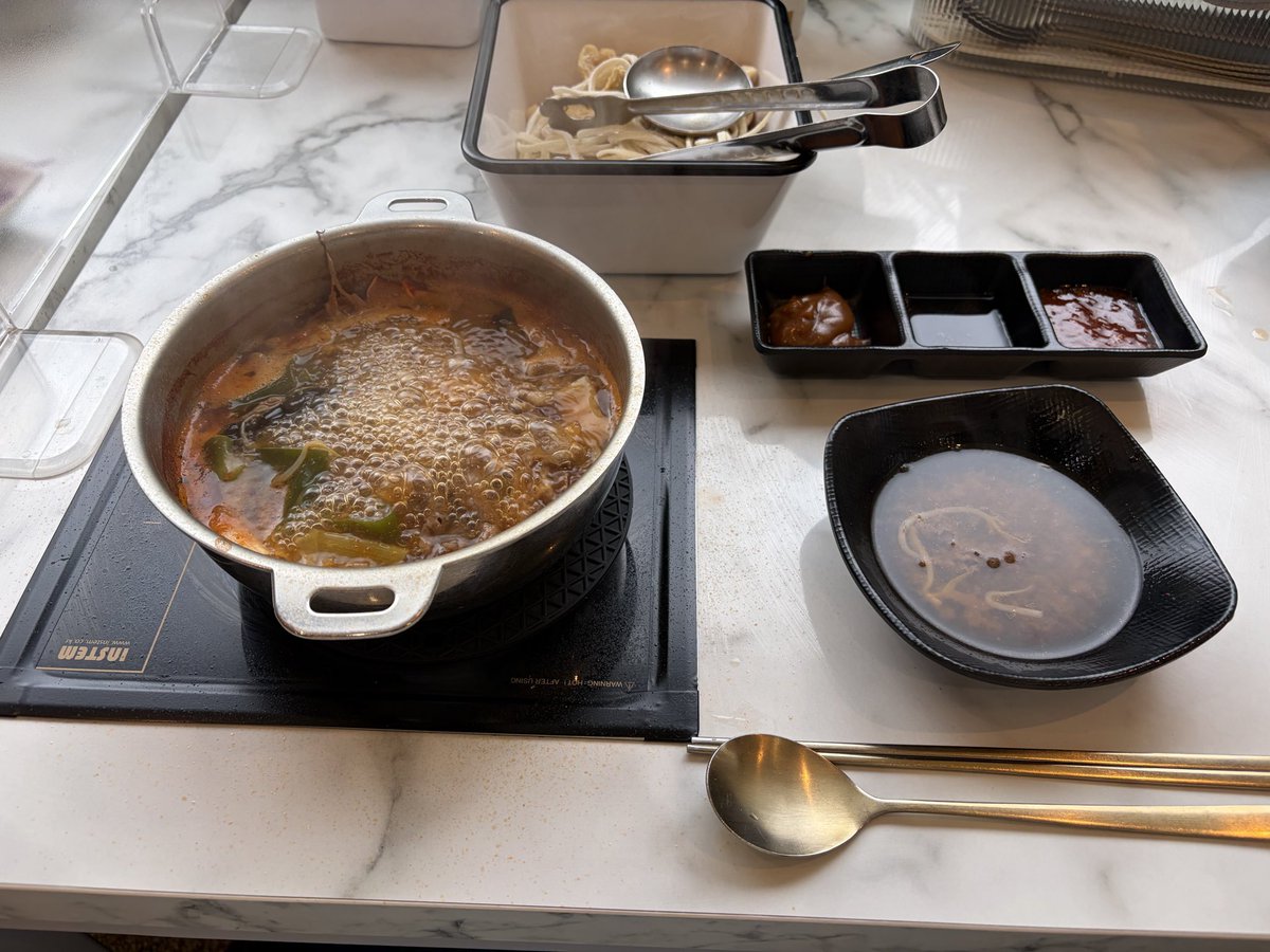 マル(maru) tweet media