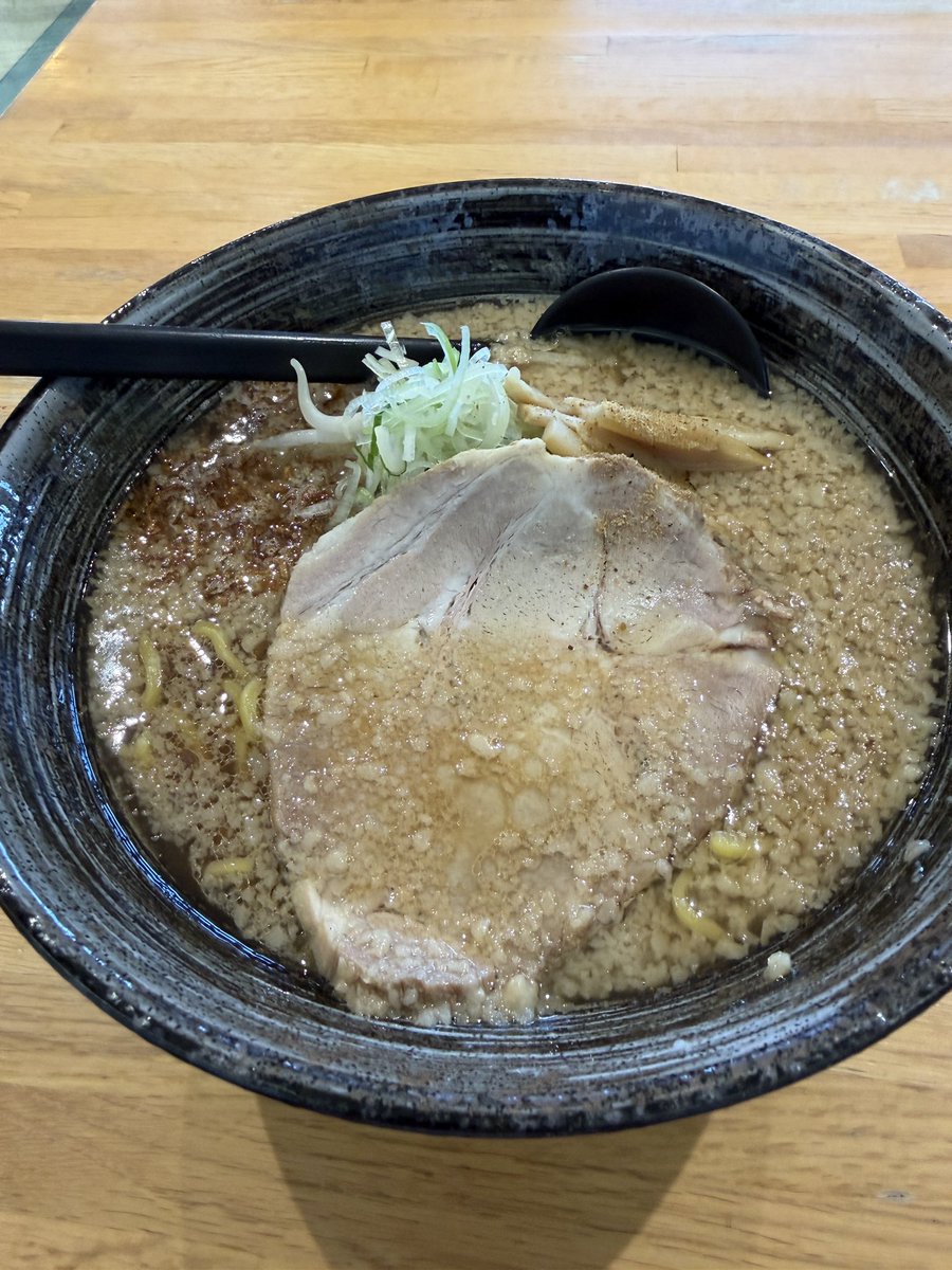なかやまきんに君 tweet media