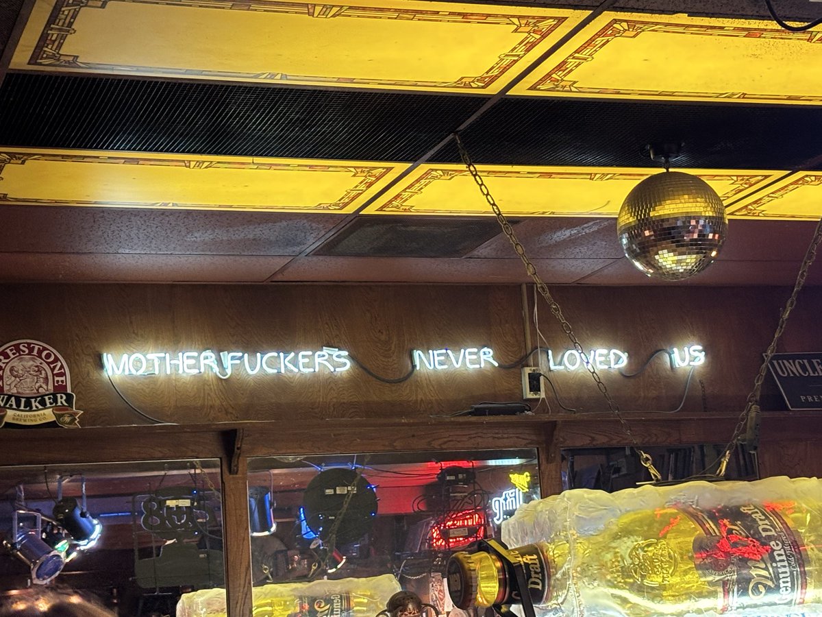 cjevy's tweet photo. Signs in dive bars just hit harder https://t.co/TvFENUVnCz