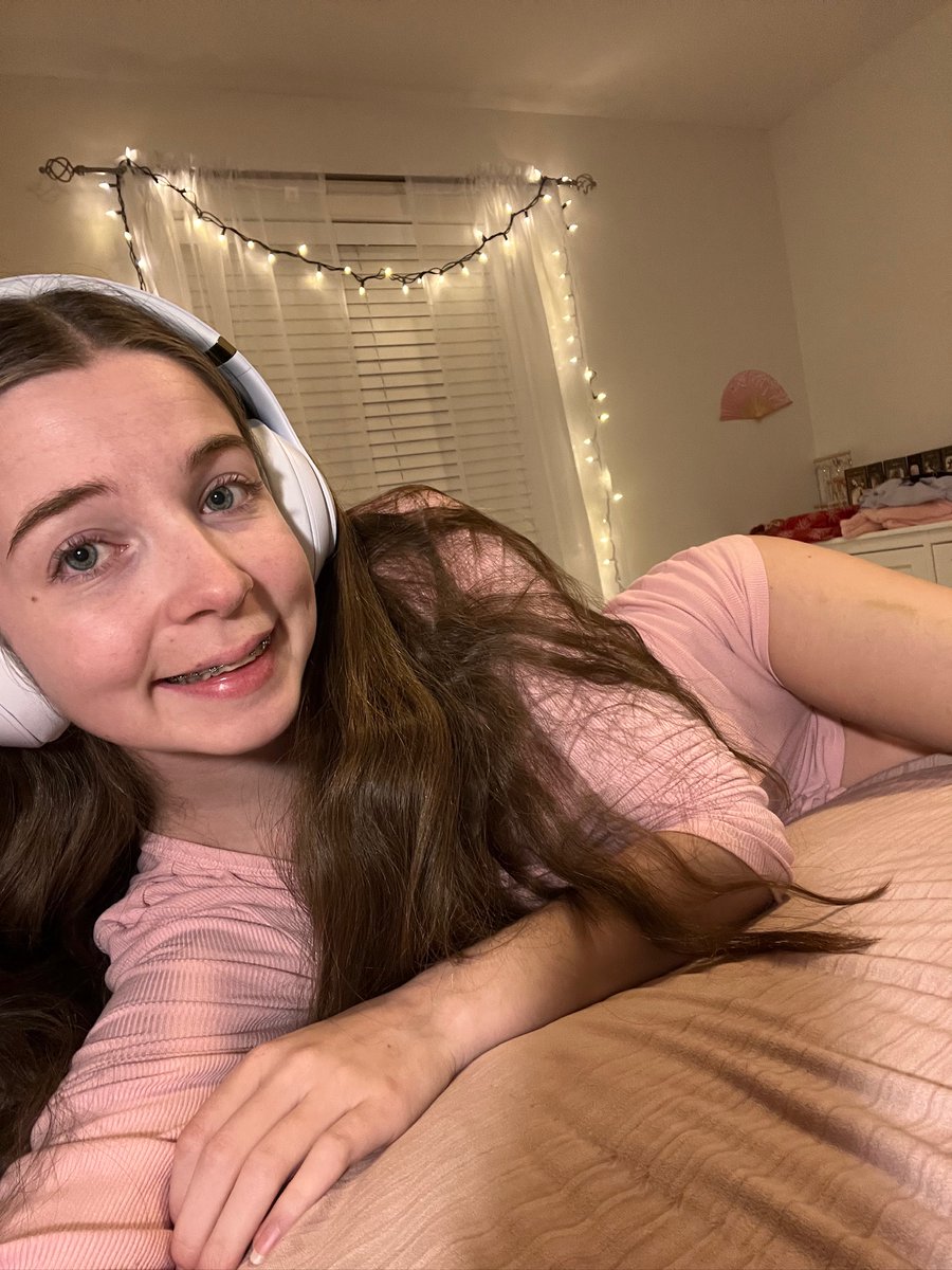 AllyMayyRose tweet media