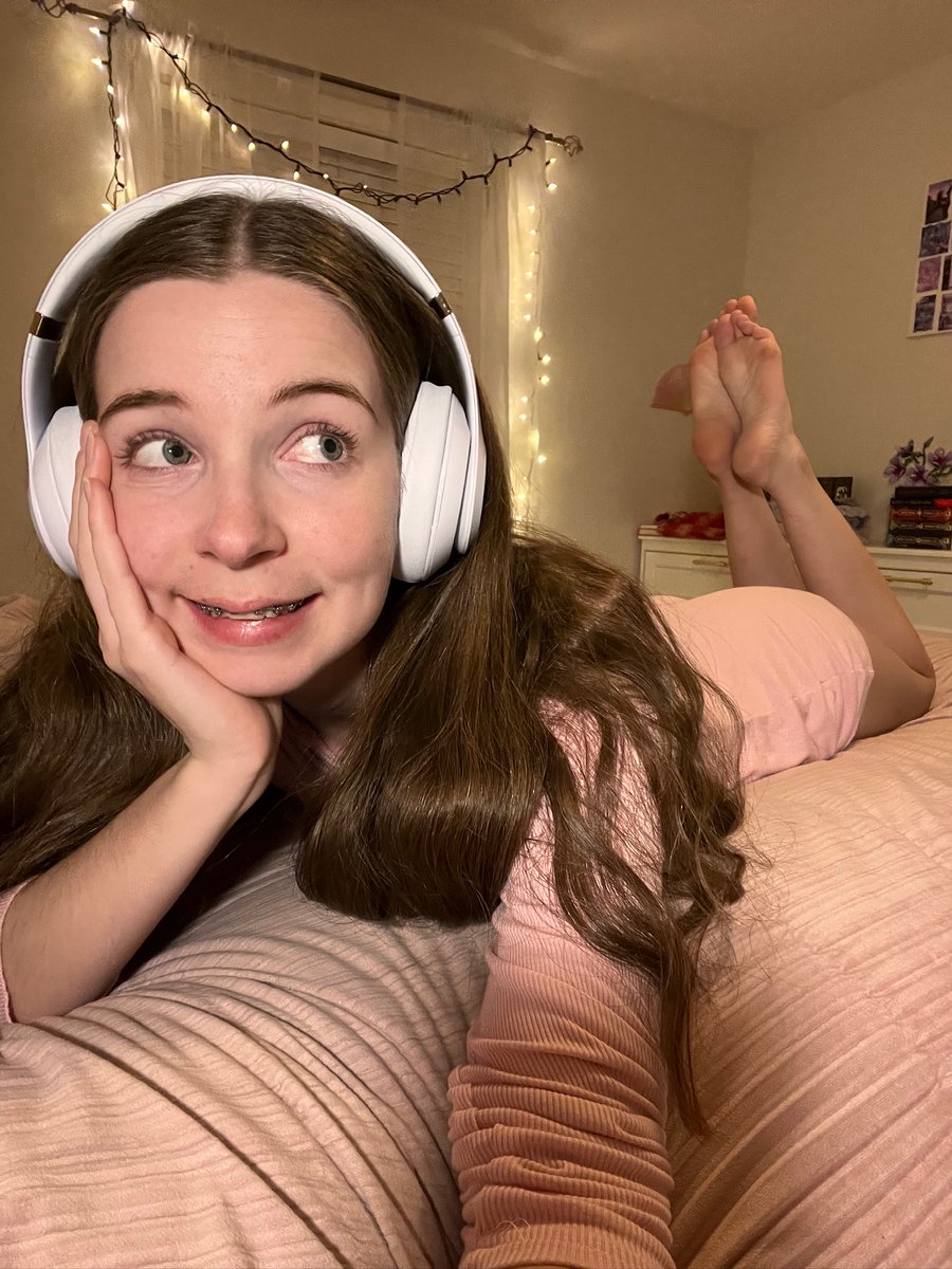 AllyMayyRose tweet media